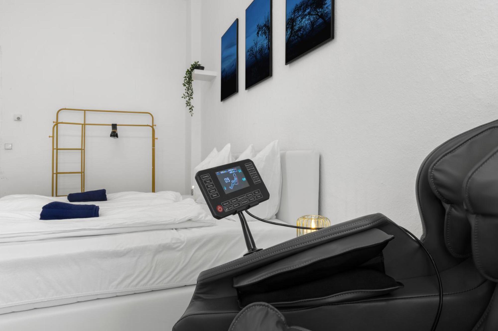 Ferienwohnung 62Qm2, Massageseat, Billard-Table, King-Sized Bed Berlin Exterior foto